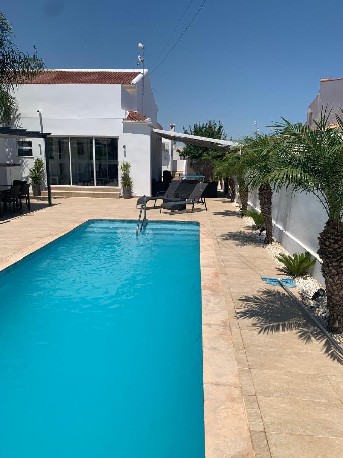 אוריהואלה Campoamor Villa & Private Pool, Garden & Roof Terraces Distant Sea Views מראה חיצוני תמונה