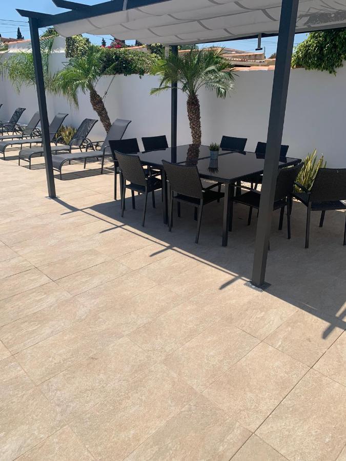 אוריהואלה Campoamor Villa & Private Pool, Garden & Roof Terraces Distant Sea Views מראה חיצוני תמונה