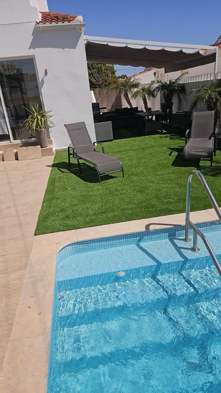 אוריהואלה Campoamor Villa & Private Pool, Garden & Roof Terraces Distant Sea Views מראה חיצוני תמונה