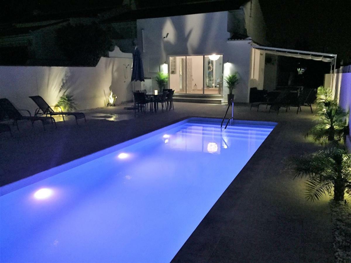 אוריהואלה Campoamor Villa & Private Pool, Garden & Roof Terraces Distant Sea Views מראה חיצוני תמונה