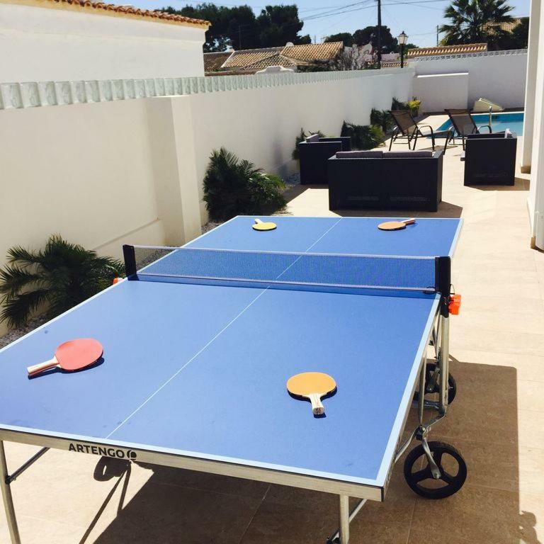 אוריהואלה Campoamor Villa & Private Pool, Garden & Roof Terraces Distant Sea Views מראה חיצוני תמונה
