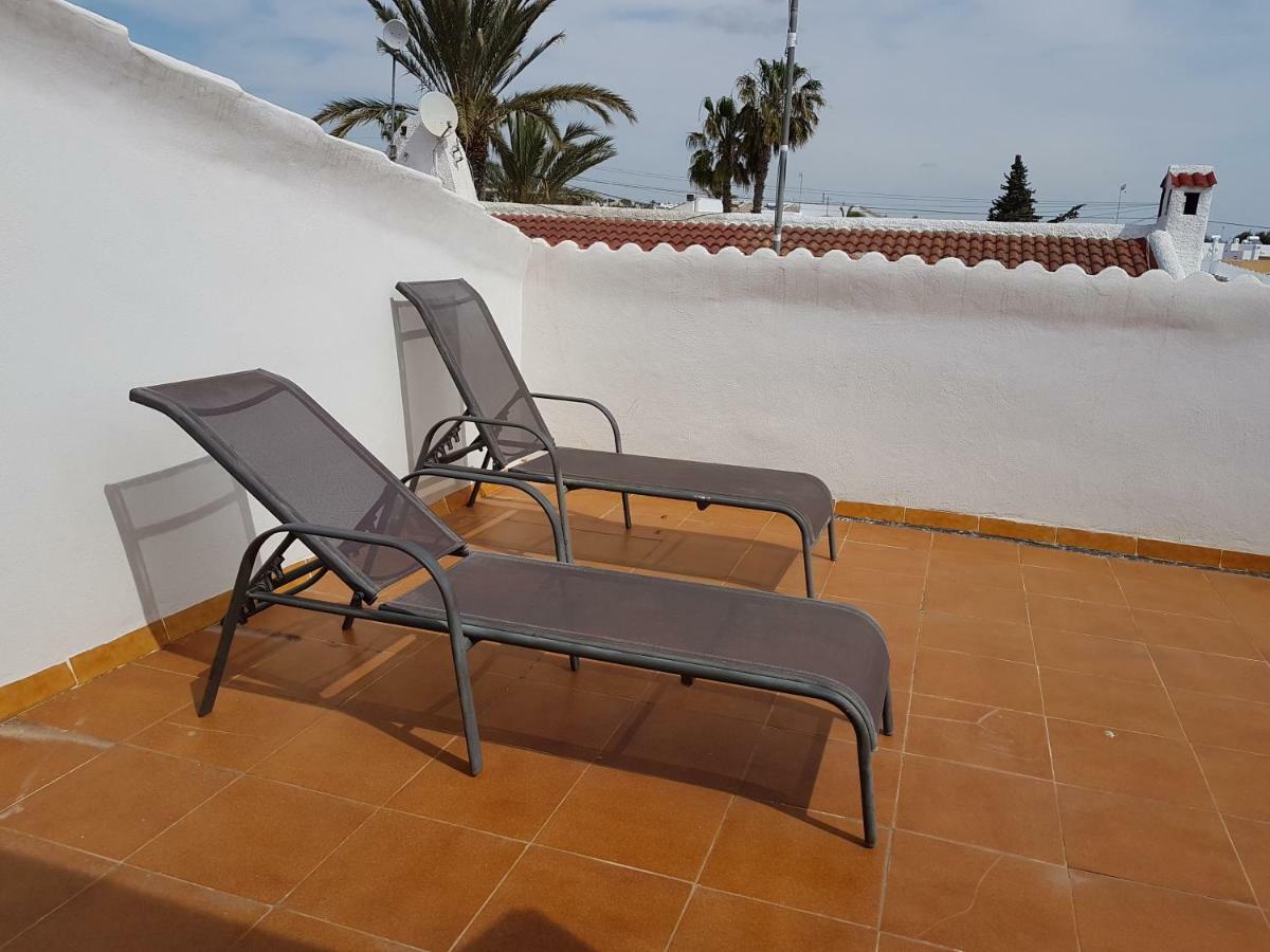 אוריהואלה Campoamor Villa & Private Pool, Garden & Roof Terraces Distant Sea Views מראה חיצוני תמונה