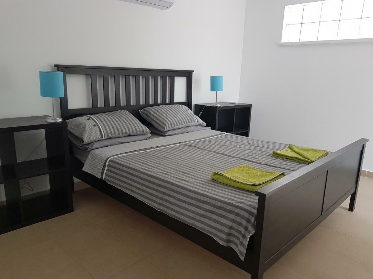 אוריהואלה Campoamor Villa & Private Pool, Garden & Roof Terraces Distant Sea Views מראה חיצוני תמונה