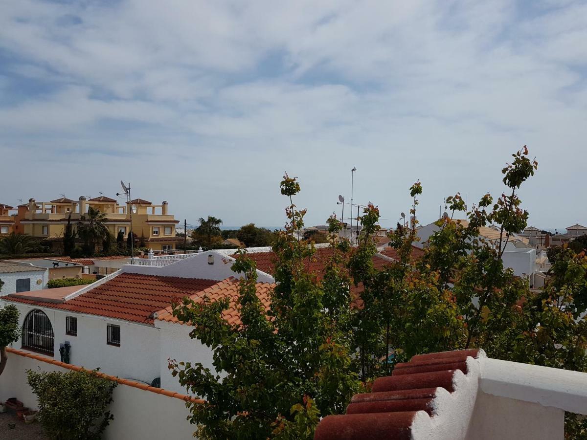 אוריהואלה Campoamor Villa & Private Pool, Garden & Roof Terraces Distant Sea Views מראה חיצוני תמונה